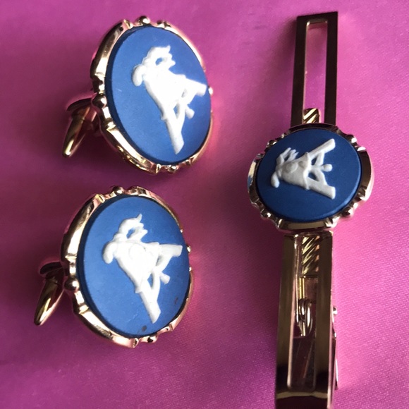 Vintage Rare Wedgewood gold tone 3p/c cuff links and tie clip. Made in England - Picture 2 of 8